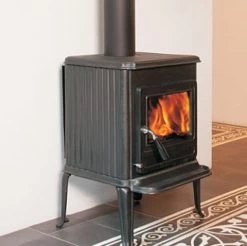 EEK A+ - Kaminofen Globe Fire SATURN - 6 KW